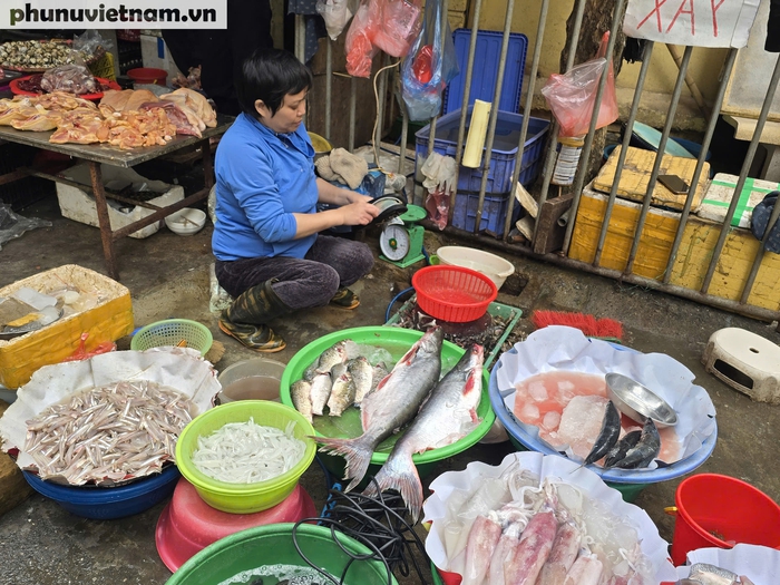 Hà Nội: Thực phẩm tăng giá trước ngày cúng ông Công, ông Táo - Ảnh 3.