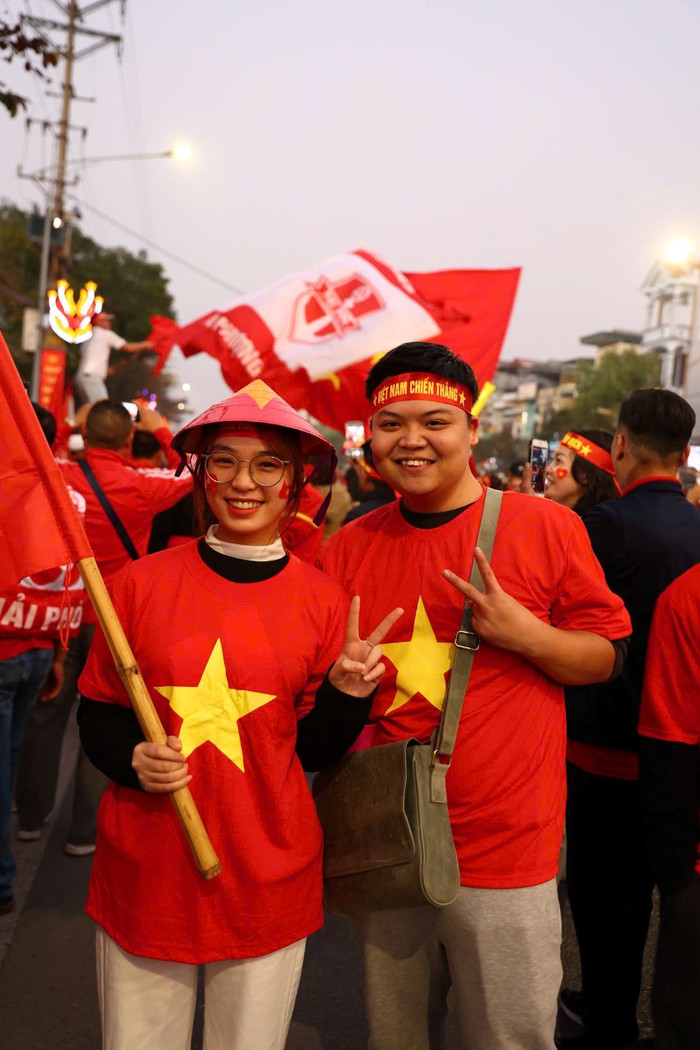 ASEAN Cup 2024: Không khí sôi động trước trận chung kết quyết đấu giữa ĐT Việt Nam và Thái Lan- Ảnh 6.