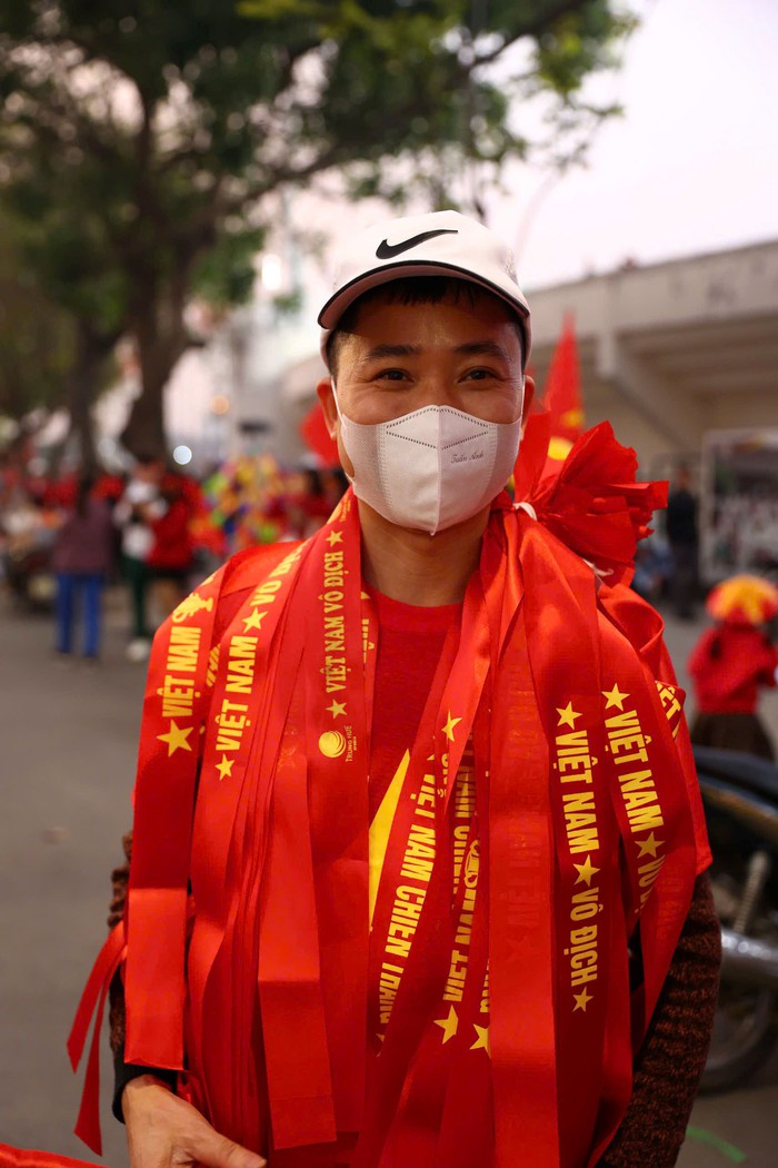 ASEAN Cup 2024: Không khí sôi động trước trận chung kết quyết đấu giữa ĐT Việt Nam và Thái Lan- Ảnh 7.