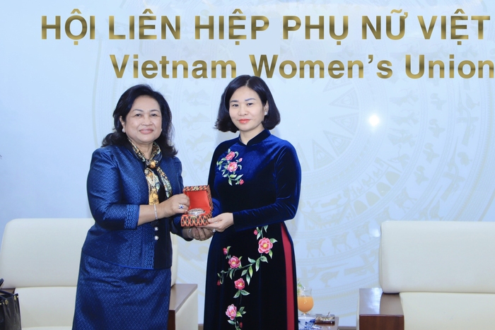 Hội phụ nữ Campuchia vì Hoà bình và Phát triển chúc mừng Hội LHPN Việt Nam trước thềm Tết Nguyên đán Ất Tỵ 2025- Ảnh 1.