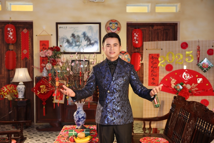 Ca sĩ Tuấn Cường trong MV "Xuân tha hương"