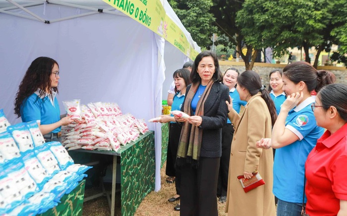 Tết biên cương 2025: Hơn 43,8 tỷ đồng chăm lo cho phụ nữ và Nhân dân khu vực biên giới- Ảnh 2.