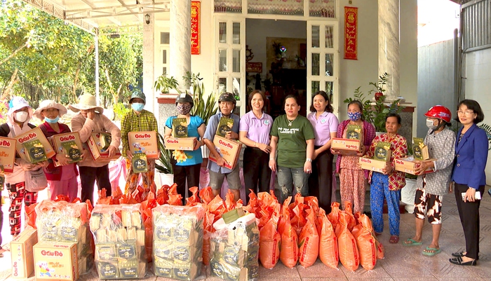 Bình Phước: Xuân yêu thương lan tỏa đến phụ nữ nghèo Chơn Thành

- Ảnh 1.