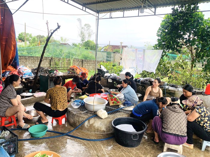 Khi phụ nữ là “người tiếp lửa” sau bão lũ- Ảnh 2.