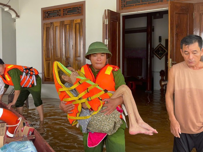 Nghệ An khẩn trương khắc phục hậu quả bão số 10- Ảnh 2.