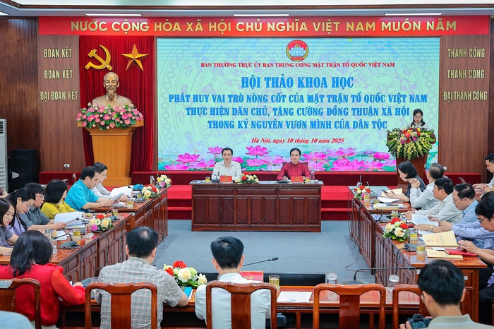 Phát huy vai trò nòng cốt của MTTQ Việt Nam thực hiện dân chủ, tăng cường đồng thuận xã hội- Ảnh 3. Phát huy vai trò nòng cốt của MTTQ Việt Nam thực hiện dân chủ, tăng cường đồng thuận xã hội- Ảnh 3.
