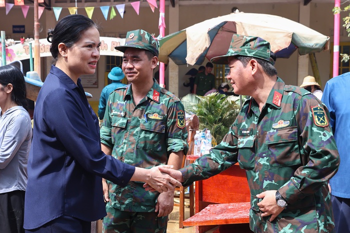 Phó Chủ tịch UBTƯ MTTQ Việt Nam Hà Thị Nga thăm hỏi và trao hỗ trợ nhân dân tỉnh Thái Nguyên- Ảnh 2. Phó Chủ tịch UBTƯ MTTQ Việt Nam Hà Thị Nga thăm hỏi và trao hỗ trợ nhân dân tỉnh Thái Nguyên- Ảnh 2.