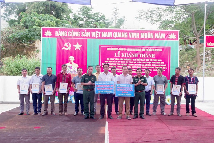Khánh thành Làng văn hóa Quân - Dân kiểu mẫu xã Mường Típ- Ảnh 2.