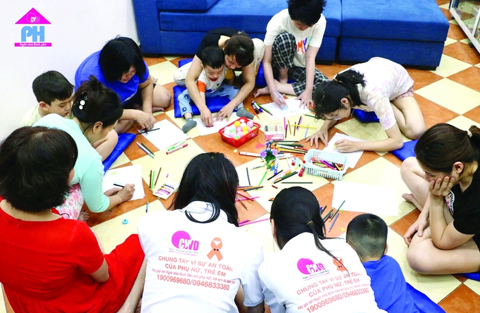 Các nạn nhân tham gia hoạt động tại Ngôi nhà Bình yên Các nạn nhân tham gia hoạt động tại Ngôi nhà Bình yên