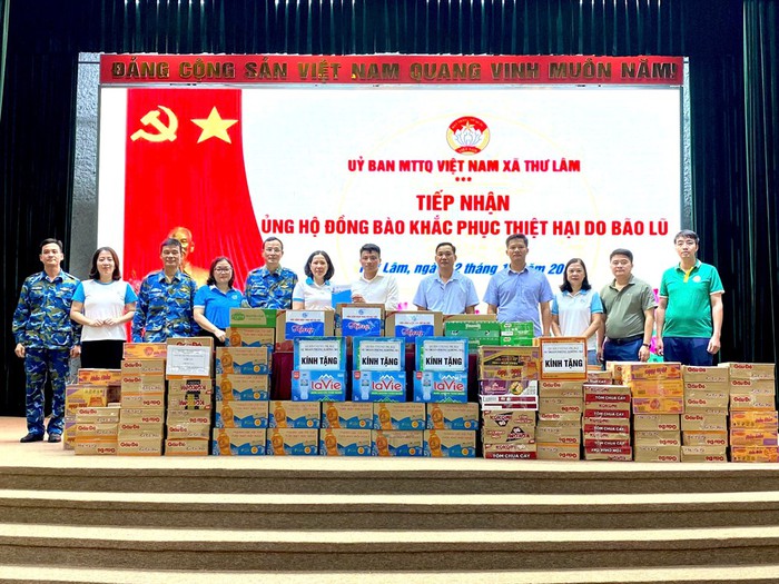 Hội LHPN Hà Nội thăm hỏi, động viên người dân 2 xã bị ảnh hưởng nặng nề bởi bão lũ- Ảnh 1.
