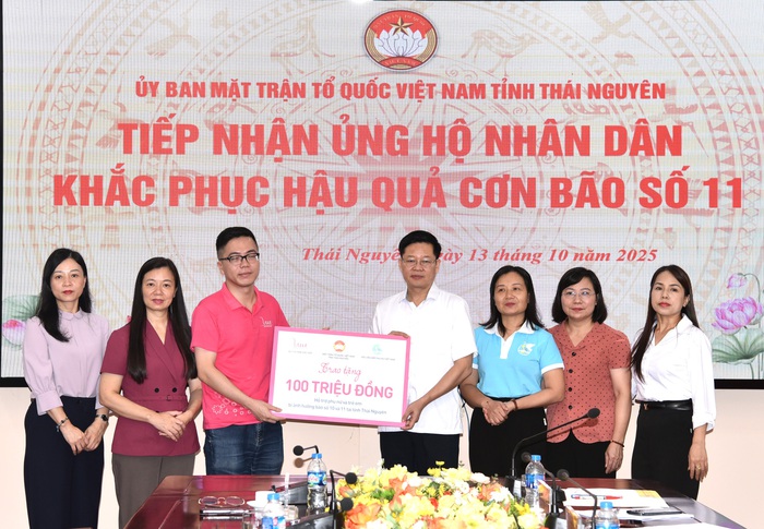 Lãnh đạo Hội LHPN Việt Nam thăm, tặng quà phụ nữ và trẻ em vùng lũ tại Thái Nguyên- Ảnh 2.