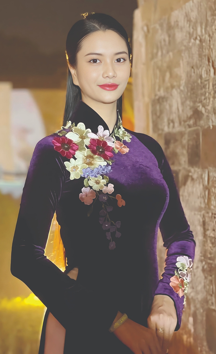 Khi hoa khôi đi làm công sở- Ảnh 2.