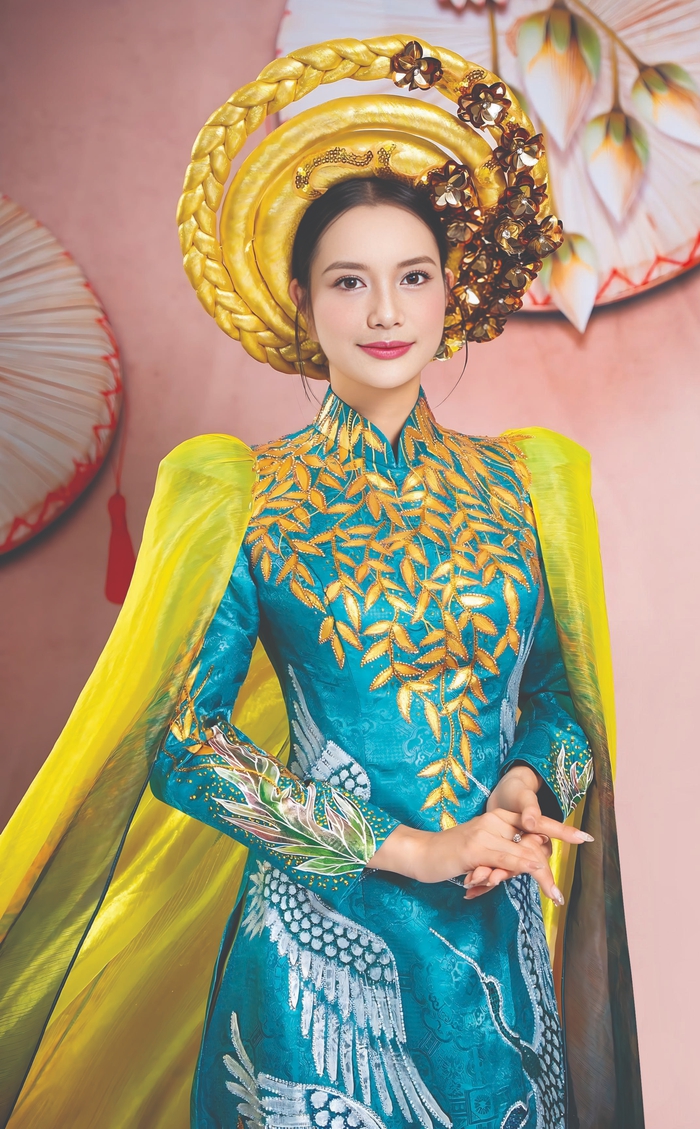 Khi hoa khôi đi làm công sở- Ảnh 1.