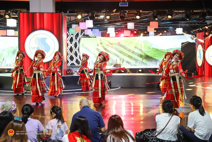 Hình ảnh minh họa trong không gian 12 ngành công nghiệp văn hóa tại Triển lãm 80 năm thành tựu đất nước. Nguồn: Bộ VHTTDL