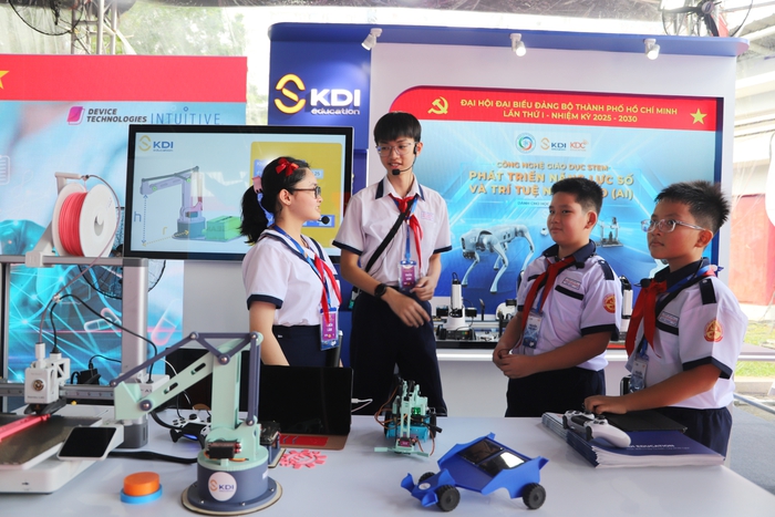 TPHCM: "Trình làng" loạt sản phẩm công nghệ hiện đại, chào mừng Đại hội Đảng bộ lần thứ I- Ảnh 5.