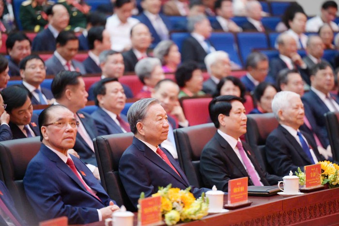 TPHCM phát huy bản lĩnh tiên phong, tinh thần đổi mới và khát vọng vươn tầm khu vực- Ảnh 1. TPHCM phát huy bản lĩnh tiên phong, tinh thần đổi mới và khát vọng vươn tầm khu vực- Ảnh 1.