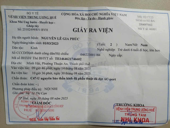 Xót xa bé trai 2 tuổi mắc bệnh hiểm nghèo không tiền cứu chữa- Ảnh 2. Xót xa bé trai 2 tuổi mắc bệnh hiểm nghèo không tiền cứu chữa- Ảnh 2.