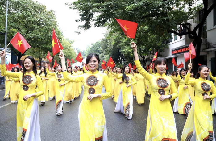 Đại hội XVIII Đảng bộ Hà Nội: Khơi nguồn đổi mới, dựng xây tầm vóc Thủ đô- Ảnh 4. Đại hội XVIII Đảng bộ Hà Nội: Khơi nguồn đổi mới, dựng xây tầm vóc Thủ đô- Ảnh 4.