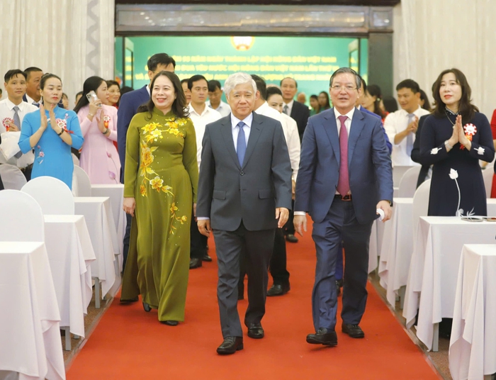 Hội Nông dân Việt Nam đón nhận danh hiệu "Anh hùng Lực lượng vũ trang nhân dân thời kỳ kháng chiến chống Mỹ cứu nước"- Ảnh 1. Hội Nông dân Việt Nam đón nhận danh hiệu "Anh hùng Lực lượng vũ trang nhân dân thời kỳ kháng chiến chống Mỹ cứu nước"- Ảnh 1.