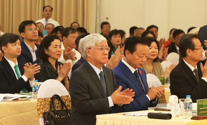 Hội Nông dân Việt Nam đón nhận danh hiệu "Anh hùng Lực lượng vũ trang nhân dân thời kỳ kháng chiến chống Mỹ cứu nước"- Ảnh 3. Hội Nông dân Việt Nam đón nhận danh hiệu "Anh hùng Lực lượng vũ trang nhân dân thời kỳ kháng chiến chống Mỹ cứu nước"- Ảnh 3.