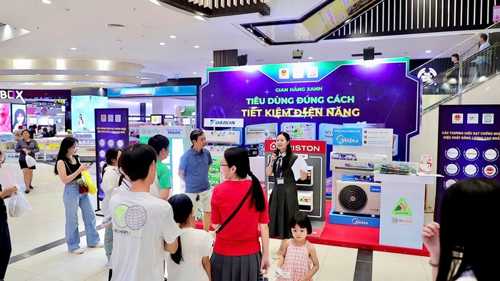 Gian hàng Xanh tổ chức đồng loạt tại 3 miền thúc đẩy tiêu dùng bền vững- Ảnh 2. Gian hàng Xanh tổ chức đồng loạt tại 3 miền thúc đẩy tiêu dùng bền vững- Ảnh 2.