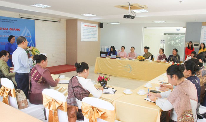 Khai giảng Lớp bồi dưỡng cán bộ Hội LHPN Lào năm 2025- Ảnh 1. Khai giảng Lớp bồi dưỡng cán bộ Hội LHPN Lào năm 2025- Ảnh 1.
