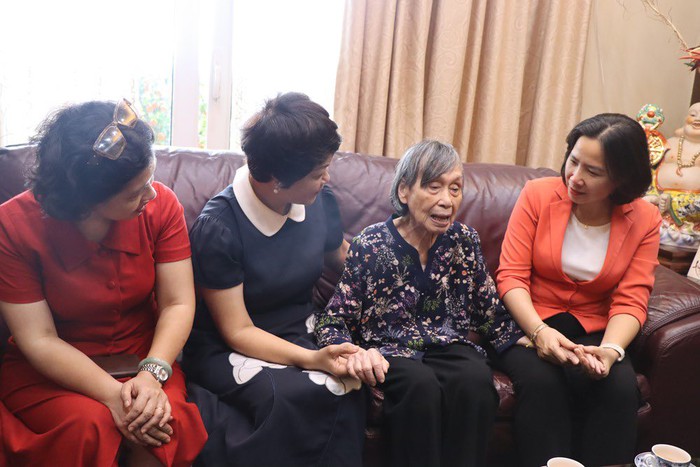 Phụ nữ Thủ đô trong khối đại đoàn kết: Chung tay xây dựng Hà Nội hạnh phúc- Ảnh 4. Phụ nữ Thủ đô trong khối đại đoàn kết: Chung tay xây dựng Hà Nội hạnh phúc- Ảnh 4.