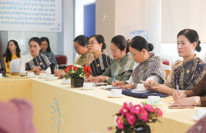 Khai giảng Lớp bồi dưỡng cán bộ Hội LHPN Lào năm 2025- Ảnh 3. Khai giảng Lớp bồi dưỡng cán bộ Hội LHPN Lào năm 2025- Ảnh 3.