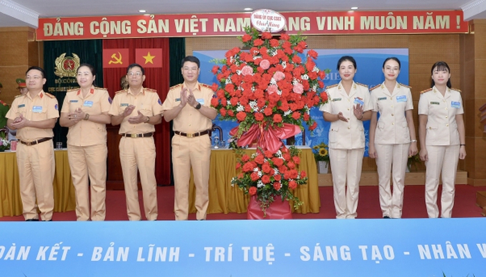 Phụ nữ Cảnh sát giao thông xây dựng nhiều công trình, mô hình hiệu quả, thiết thực- Ảnh 2.