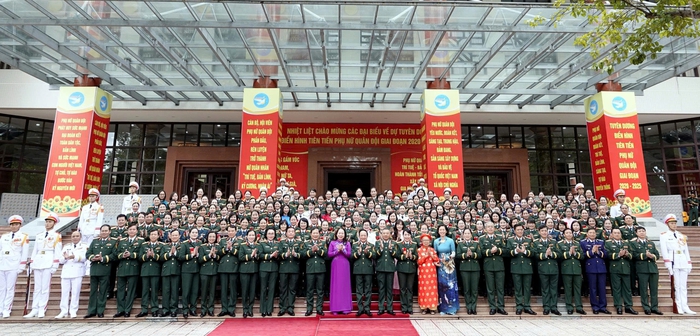 Tuyên dương 63 tập thể và 175 cá nhân điển hình tiên tiến phụ nữ Quân đội - Ảnh 7. Tuyên dương 63 tập thể và 175 cá nhân điển hình tiên tiến phụ nữ Quân đội - Ảnh 7.