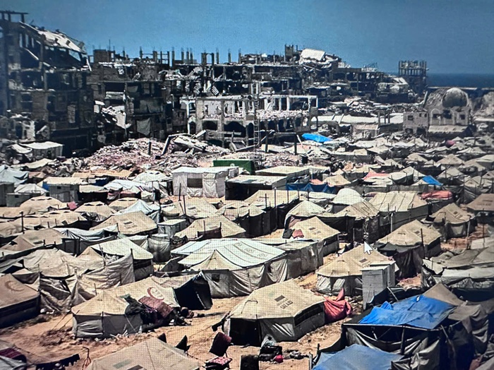 Nỗi đau sâu thẳm sau đống đổ nát ở Dải Gaza- Ảnh 3. Nỗi đau sâu thẳm sau đống đổ nát ở Dải Gaza- Ảnh 3.