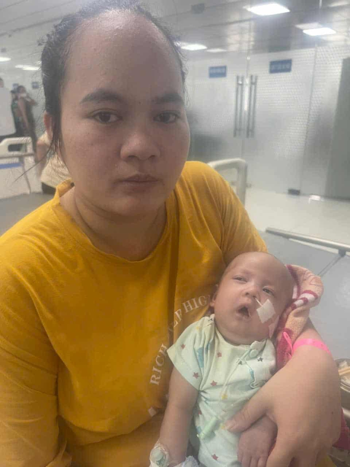 Thương cảnh mẹ nghèo lên mạng xin sữa cho con sinh non, dị tật bẩm sinh- Ảnh 5. Thương cảnh mẹ nghèo lên mạng xin sữa cho con sinh non, dị tật bẩm sinh- Ảnh 5.