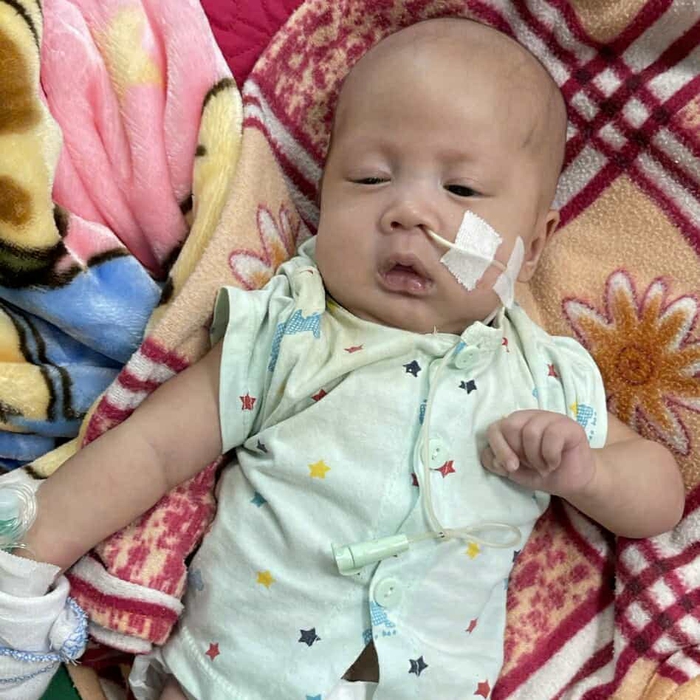 Thương cảnh mẹ nghèo lên mạng xin sữa cho con sinh non, dị tật bẩm sinh- Ảnh 3. Thương cảnh mẹ nghèo lên mạng xin sữa cho con sinh non, dị tật bẩm sinh- Ảnh 3.