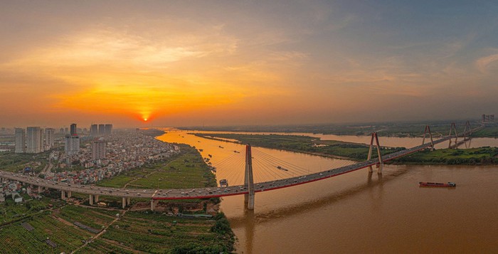 Đại hội XVIII Đảng bộ Hà Nội: Khơi nguồn đổi mới, dựng xây tầm vóc Thủ đô- Ảnh 3. Đại hội XVIII Đảng bộ Hà Nội: Khơi nguồn đổi mới, dựng xây tầm vóc Thủ đô- Ảnh 3.
