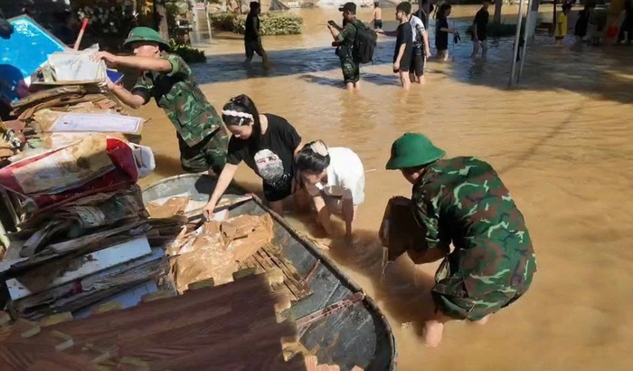 Sau mưa lũ, người dân cần đề phòng vi khuẩn uốn ván xâm nhập- Ảnh 1. Sau mưa lũ, người dân cần đề phòng vi khuẩn uốn ván xâm nhập- Ảnh 1.