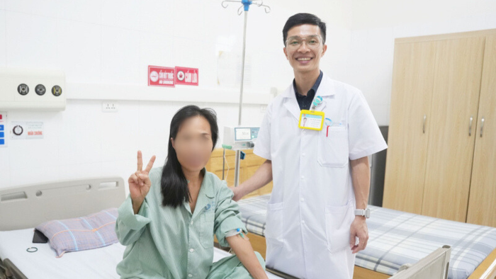 Cứu sống người phụ nữ vỡ thận độ V, máu phun thành tia - Ảnh 1. Cứu sống người phụ nữ vỡ thận độ V, máu phun thành tia - Ảnh 1.