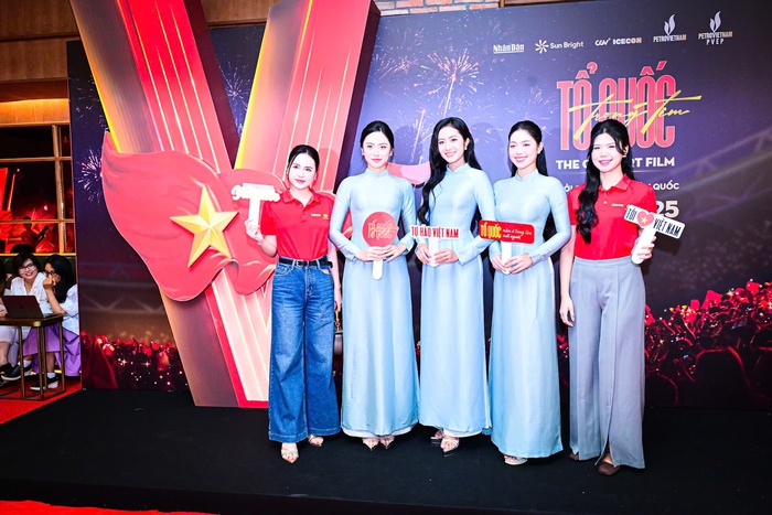 Hoa hậu Hà Trúc Linh cùng dàn người đẹp tham dự buổi ra mắt Hoa hậu Hà Trúc Linh cùng dàn người đẹp tham dự buổi ra mắt