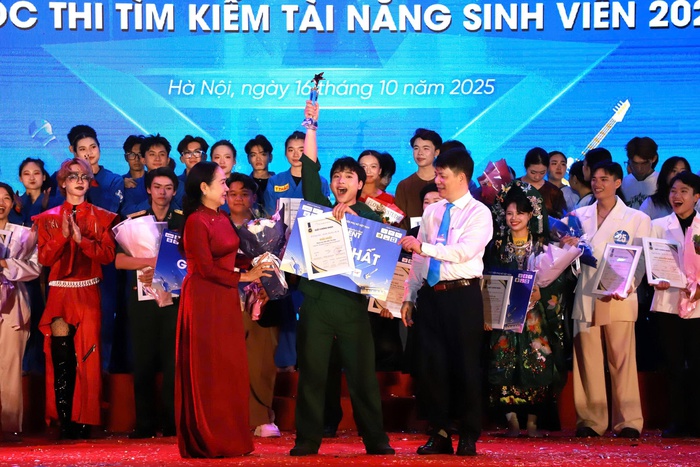 Bùng nổ đêm chung kết Cuộc thi “Tìm kiếm tài năng Sinh viên 2025”- Ảnh 8. Bùng nổ đêm chung kết Cuộc thi “Tìm kiếm tài năng Sinh viên 2025”- Ảnh 8.