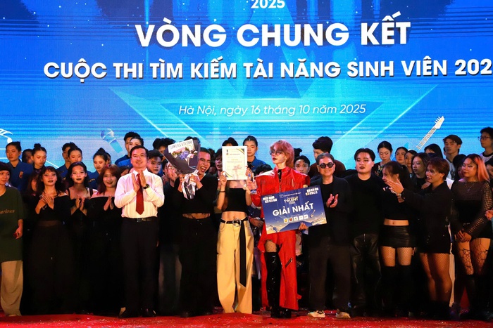 Bùng nổ đêm chung kết Cuộc thi “Tìm kiếm tài năng Sinh viên 2025”- Ảnh 7. Bùng nổ đêm chung kết Cuộc thi “Tìm kiếm tài năng Sinh viên 2025”- Ảnh 7.
