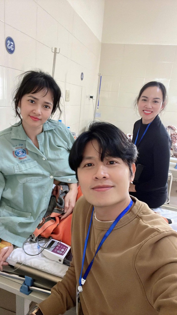 Nhà thiết kế "vẽ" giấc mơ áo dài giữa hành trình chống chọi ung thư- Ảnh 3. Nhà thiết kế "vẽ" giấc mơ áo dài giữa hành trình chống chọi ung thư- Ảnh 3.