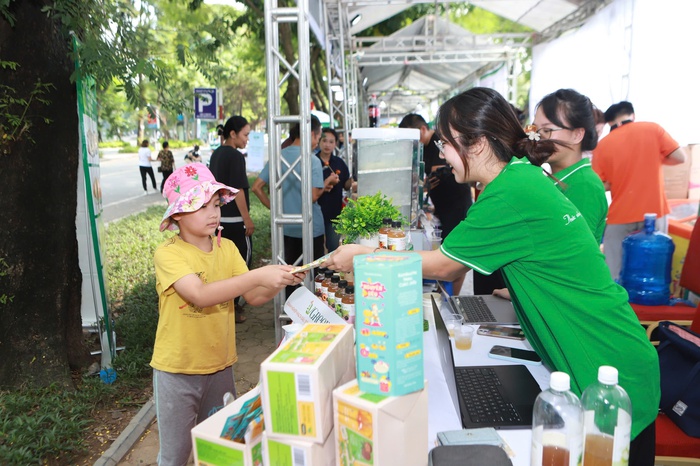 Khám phá thế giới đặc sản 3 miền tại Ngày hội "Phụ nữ Khỏe Đẹp & Tiêu dùng xanh"- Ảnh 12. Khám phá thế giới đặc sản 3 miền tại Ngày hội "Phụ nữ Khỏe Đẹp & Tiêu dùng xanh"- Ảnh 12.