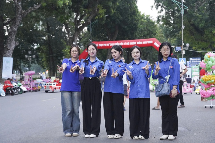 Sinh viên Đại học Văn hóa Hà Nội hào hứng trải nghiệm Ngày hội Khỏe Đẹp & Tiêu dùng xanh- Ảnh 1. Sinh viên Đại học Văn hóa Hà Nội hào hứng trải nghiệm Ngày hội Khỏe Đẹp & Tiêu dùng xanh- Ảnh 1.