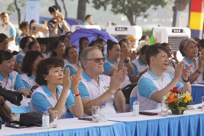 Tưng bừng Tưng bừng