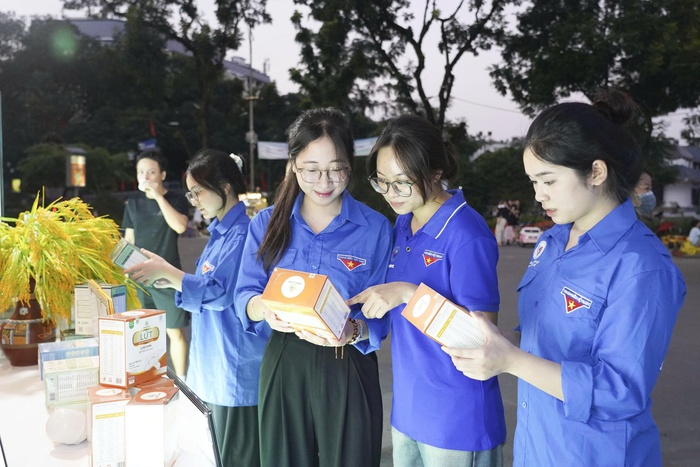 Sinh viên Đại học Văn hóa Hà Nội hào hứng trải nghiệm Ngày hội Khỏe Đẹp & Tiêu dùng xanh- Ảnh 12. Sinh viên Đại học Văn hóa Hà Nội hào hứng trải nghiệm Ngày hội Khỏe Đẹp & Tiêu dùng xanh- Ảnh 12.