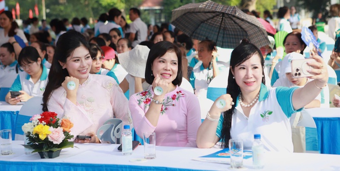 Phó Chủ tịch Hội LHPN Việt Nam: Phụ nữ có sứ mệnh đặc biệt trong "nói không với thực phẩm không an toàn"- Ảnh 2. Phó Chủ tịch Hội LHPN Việt Nam: Phụ nữ có sứ mệnh đặc biệt trong "nói không với thực phẩm không an toàn"- Ảnh 2.