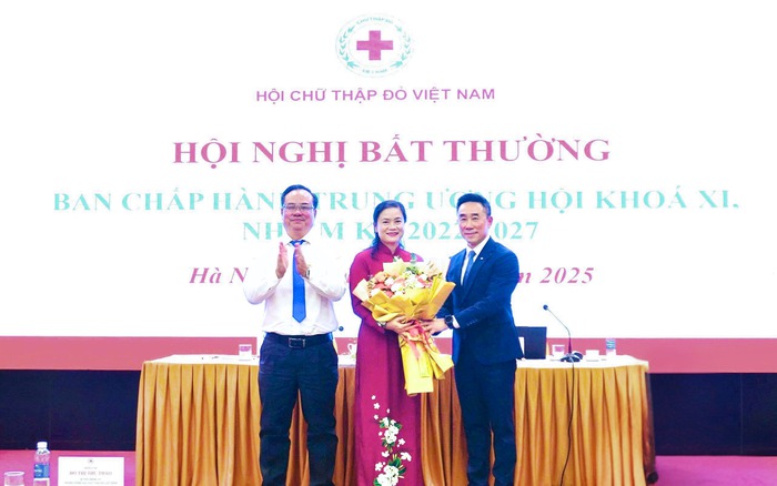 Bà Đỗ Thị Thu Thảo được bầu giữ chức Chủ tịch Hội Chữ thập đỏ Việt Nam- Ảnh 3. Bà Đỗ Thị Thu Thảo được bầu giữ chức Chủ tịch Hội Chữ thập đỏ Việt Nam- Ảnh 3.