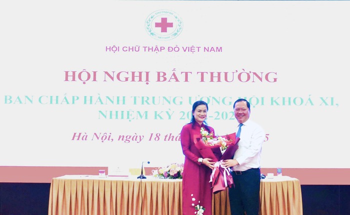 Bà Đỗ Thị Thu Thảo được bầu giữ chức Chủ tịch Hội Chữ thập đỏ Việt Nam- Ảnh 2. Bà Đỗ Thị Thu Thảo được bầu giữ chức Chủ tịch Hội Chữ thập đỏ Việt Nam- Ảnh 2.