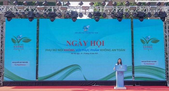 Sôi nổi khai mạc Ngày hội “Phụ nữ nói không với thực phẩm không an toàn”, Ngày hội “Phụ nữ Khỏe Đẹp và Tiêu dùng xanh”- Ảnh 10. Sôi nổi khai mạc Ngày hội “Phụ nữ nói không với thực phẩm không an toàn”, Ngày hội “Phụ nữ Khỏe Đẹp và Tiêu dùng xanh”- Ảnh 10.