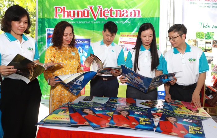 Phó Chủ tịch Hội LHPN Việt Nam tham quan, trải nghiệm sản phẩm khoẻ đẹp và tiêu dùng xanh- Ảnh 2. Phó Chủ tịch Hội LHPN Việt Nam tham quan, trải nghiệm sản phẩm khoẻ đẹp và tiêu dùng xanh- Ảnh 2.