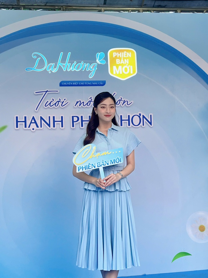 Hoa hậu Lương Thùy Linh: "Dạ Hương như người bạn luôn lắng nghe phụ nữ"- Ảnh 3. Hoa hậu Lương Thùy Linh: "Dạ Hương như người bạn luôn lắng nghe phụ nữ"- Ảnh 3.